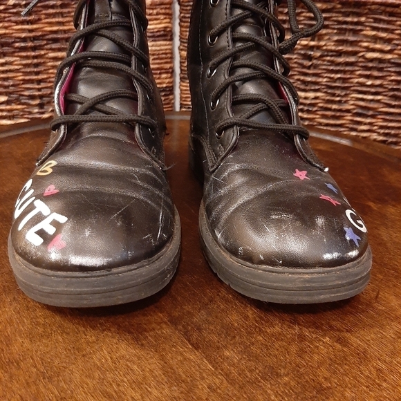 Skechers Boots Girls 3 Black Gravlen Combat Rainbow Kids Grunge Hipster Pride - Picture 6 of 14